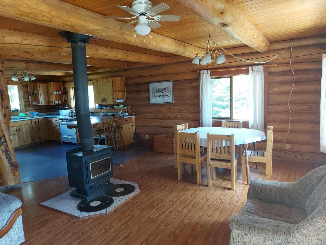 Escott Bay Resort Anahim Lake Zimmer foto